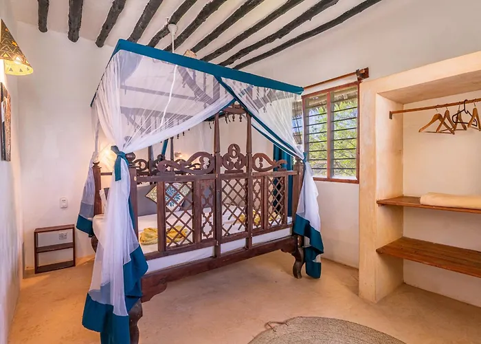 Red Monkey Beach Lodge